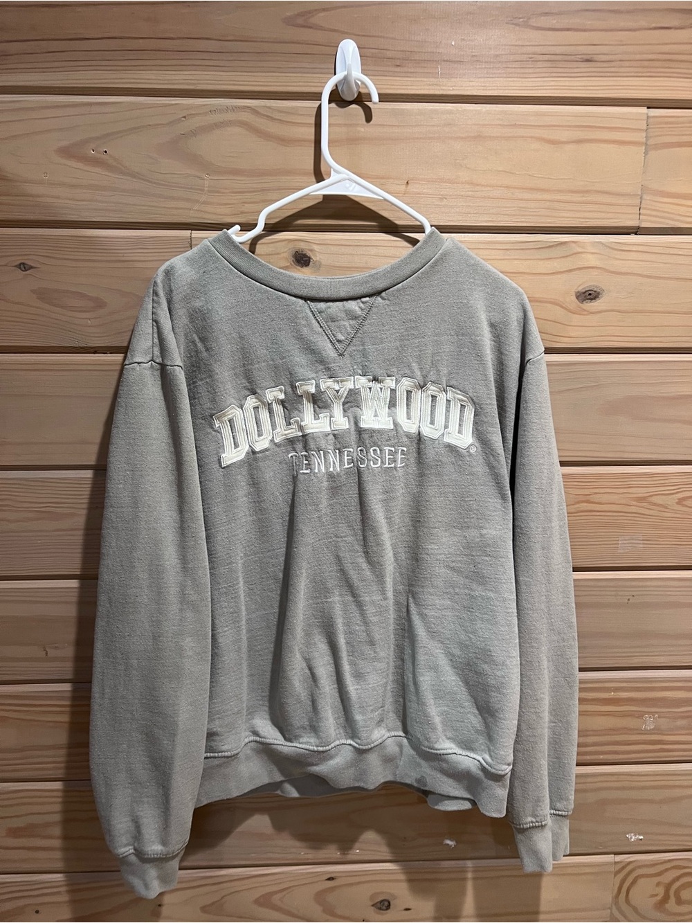 Dollywood Tennessee Crewneck Sweatshirt-Sage green- Appliqué V-Stitch- Size M
